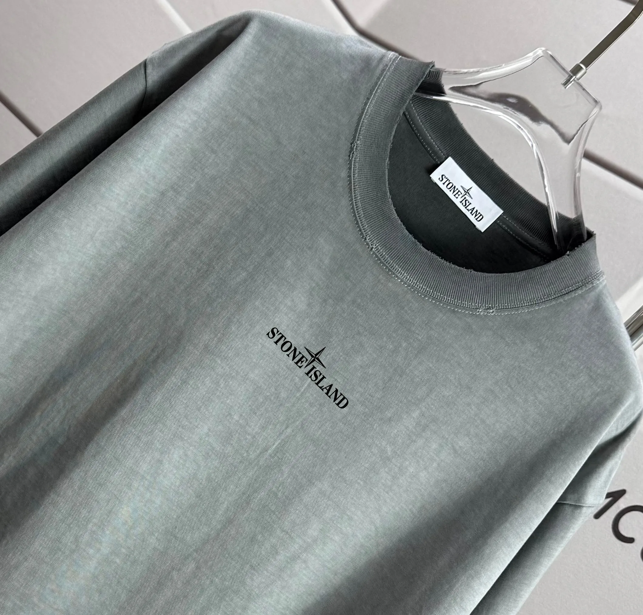 P160 Ston* islan* 石*岛 2025 autumn and winter new style Washed and worn 320g round neck short-sleeved tee Unisex loose version Color: Washed black Washed white Washed gray Brown Size: S M L XL XXL Size: S (90-130 pounds) M (120-150 pounds) L (140-165 pounds) (160-180 catties) XXL (180-210 catties)